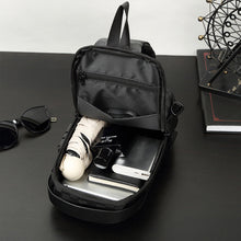 Laden Sie das Bild in den Galerie-Viewer, Trendige Brusttasche für Herren