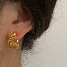 Laden Sie das Bild in den Galerie-Viewer, C-förmige Gebürstete Ohrringe