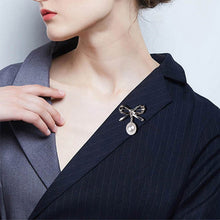 Laden Sie das Bild in den Galerie-Viewer, Exquisite und hochwertige Perlenbrosche