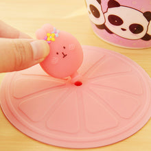 Laden Sie das Bild in den Galerie-Viewer, Süßer und kreativer Silikonbecherdeckel mit Tiermuster