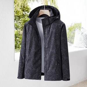Stylische Winterjacke mit Stehkragen und Kapuze