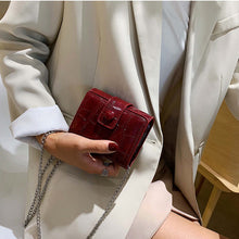 Laden Sie das Bild in den Galerie-Viewer, Mini Kosmetiktasche aus Leder
