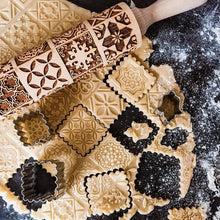 Laden Sie das Bild in den Galerie-Viewer, Geprägtes Nudelholz aus Holz