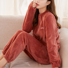 Laden Sie das Bild in den Galerie-Viewer, Korallenfleece Pyjama Set Für Damen