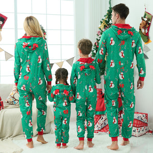 Weihnachtskleidung für Eltern und Kinder