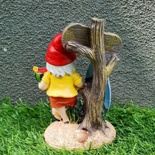 Laden Sie das Bild in den Galerie-Viewer, Tropischer Garten Gnome Surfer Skulptur