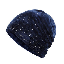 Laden Sie das Bild in den Galerie-Viewer, Weiche Wintermütze mit Strass