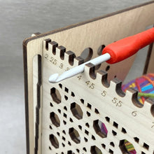 Laden Sie das Bild in den Galerie-Viewer, Alles in Einem Garnschüssel aus Holz - Multifunktionales Strickwerkzeug