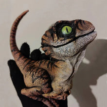 Laden Sie das Bild in den Galerie-Viewer, Lebendige Dinosaurier-Dekoration