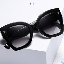 Laden Sie das Bild in den Galerie-Viewer, Vintage Brillengestell mit großem Rahmen