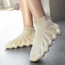 Laden Sie das Bild in den Galerie-Viewer, Fliegend gewebter High-Top-Turnschuhe