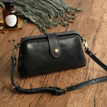 Laden Sie das Bild in den Galerie-Viewer, Vintage handgemachte Ledertasche