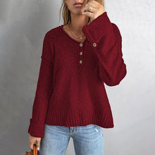 Laden Sie das Bild in den Galerie-Viewer, Strickpullover mit Knöpfen und überschnittener Schulter