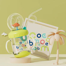 Laden Sie das Bild in den Galerie-Viewer, Babytrinkbecher mit Walspritze