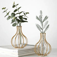 Laden Sie das Bild in den Galerie-Viewer, Moderne Minimalistische Durchbrochene Dekorative Vase