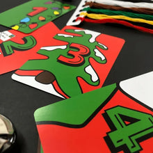 Laden Sie das Bild in den Galerie-Viewer, NEU FÜR 2023 - Kreuzstich-Adventskalender