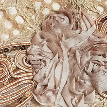 Laden Sie das Bild in den Galerie-Viewer, Spitzenpullover Mit Blumenmuster