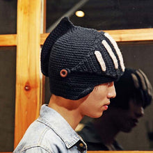 Laden Sie das Bild in den Galerie-Viewer, Rittermütze aus Wolle
