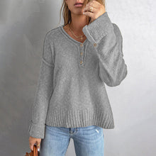 Laden Sie das Bild in den Galerie-Viewer, Strickpullover mit Knöpfen und überschnittener Schulter