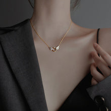 Laden Sie das Bild in den Galerie-Viewer, Elegante Engelsflügel Halskette