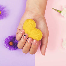 Laden Sie das Bild in den Galerie-Viewer, Pocket Hug, gehäkeltes Herz, kleines Geschenk