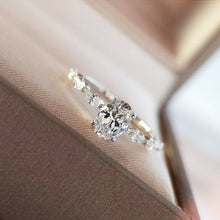 Laden Sie das Bild in den Galerie-Viewer, Eleganter Hochzeit Zirkonring