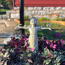 Laden Sie das Bild in den Galerie-Viewer, Kreative Gartenmädchen-Statue