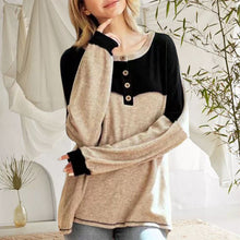Laden Sie das Bild in den Galerie-Viewer, Langarm-Shirt mit Rundhalsausschnitt und Knöpfen