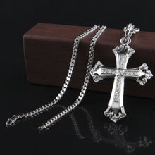 Laden Sie das Bild in den Galerie-Viewer, Exquisite modische Diamant-Kreuz-Halskette