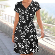 Laden Sie das Bild in den Galerie-Viewer, Vintage Blumen Sommerkleid