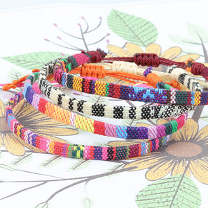 Geflochtenes Regenbogen-Armband