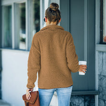 Laden Sie das Bild in den Galerie-Viewer, Lammfleece-Sweatshirt mit Reißverschluss