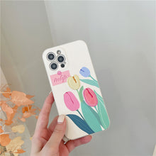 Laden Sie das Bild in den Galerie-Viewer, Niedliche Blumen-iPhone-Hülle mit Telefon-Lanyard