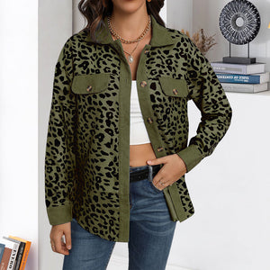 Cordjacke mit Leopardenmuster
