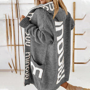 Damen Lockere lange Strickjacke mit Buchstabendruck