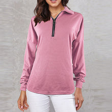 Laden Sie das Bild in den Galerie-Viewer, T-Shirt mit Revers und Reißverschluss