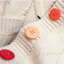 Laden Sie das Bild in den Galerie-Viewer, Modische lockere Winterstrickjacke mit Stickerei