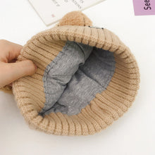 Laden Sie das Bild in den Galerie-Viewer, Strickmütze mit Bärenohren