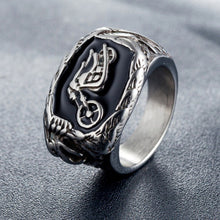 Laden Sie das Bild in den Galerie-Viewer, Modischer Herrenring mit Motorradmuster