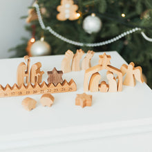 Laden Sie das Bild in den Galerie-Viewer, Holz Jesus Ornamente Set