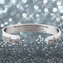 Laden Sie das Bild in den Galerie-Viewer, Offenes Armband aus Edelstahl mit Schriftzug