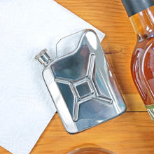 Laden Sie das Bild in den Galerie-Viewer, Tragbare Whiskeyflasche