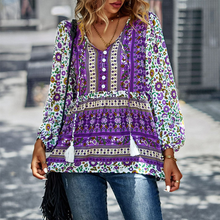 Laden Sie das Bild in den Galerie-Viewer, Böhmisches Ferien-T-Shirt