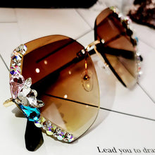 Laden Sie das Bild in den Galerie-Viewer, 2020 Vintage Mode Randlose Kristall Sonnenbrille