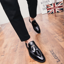 Laden Sie das Bild in den Galerie-Viewer, Goldene Oxford-Schuhe für Herren
