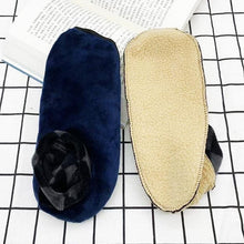 Laden Sie das Bild in den Galerie-Viewer, Rutschfeste Thermosocken für den Innenbereich