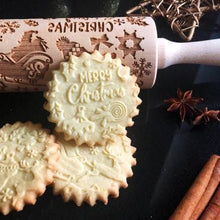 Laden Sie das Bild in den Galerie-Viewer, Nudelholz mit Weihnachtsmotiven