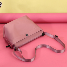 Laden Sie das Bild in den Galerie-Viewer, Elegante Knödeltasche