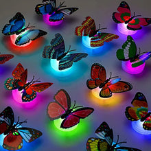 Laden Sie das Bild in den Galerie-Viewer, Leuchtender Schmetterling Wandaufkleber