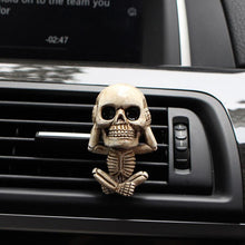 Laden Sie das Bild in den Galerie-Viewer, Kreative Auto Schädel Ghost Head Aromatherapie